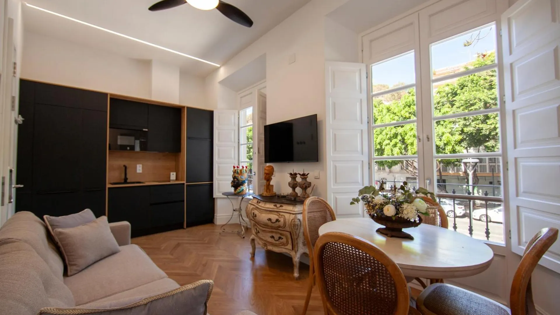Pries Homes - Little Lotus Málaga 0*,  Espagne